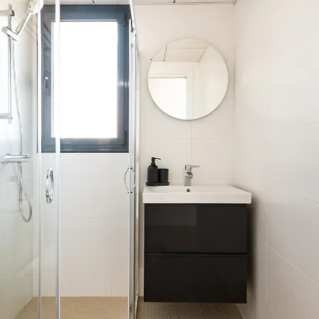 Moderno Frente Al Mar Lighthouse *