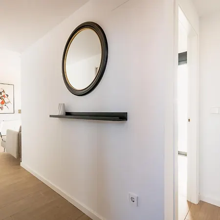 Moderno Frente Al Mar Lighthouse